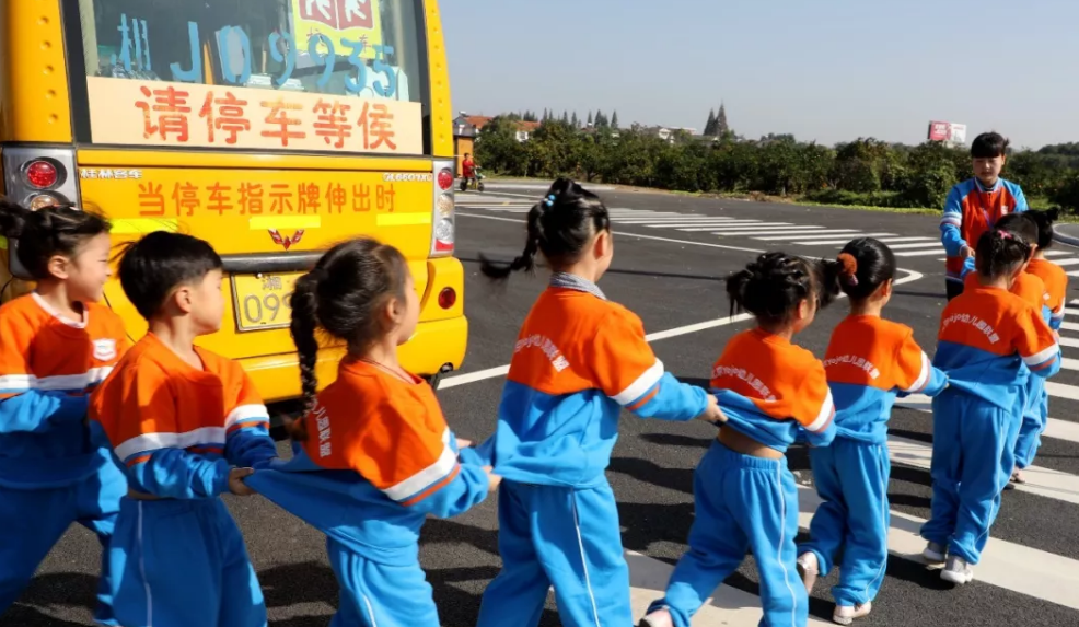 常德市湘北汽車運(yùn)輸有限公司,常德包車客運(yùn),常德旅游服務(wù),校車服務(wù)