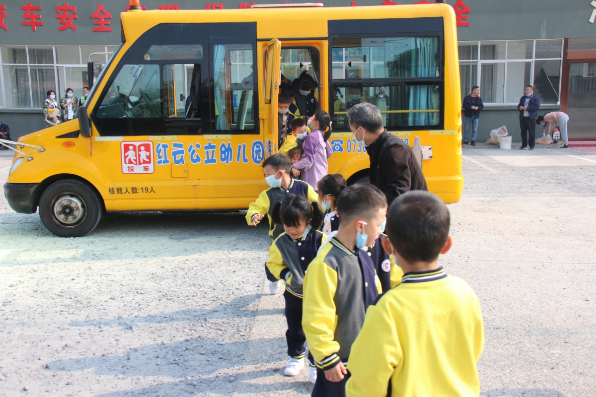 常德市湘北汽車運(yùn)輸有限公司,常德包車客運(yùn),常德旅游服務(wù),校車服務(wù)